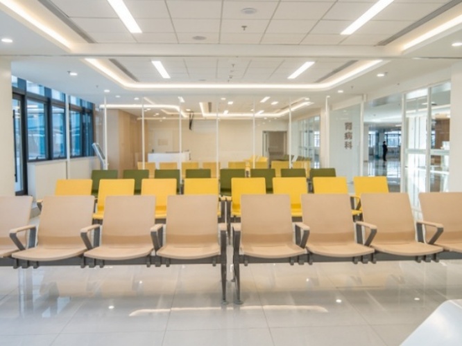 医院排椅的座垫和靠背能长时间坐吗？患者久坐会腰酸吗？